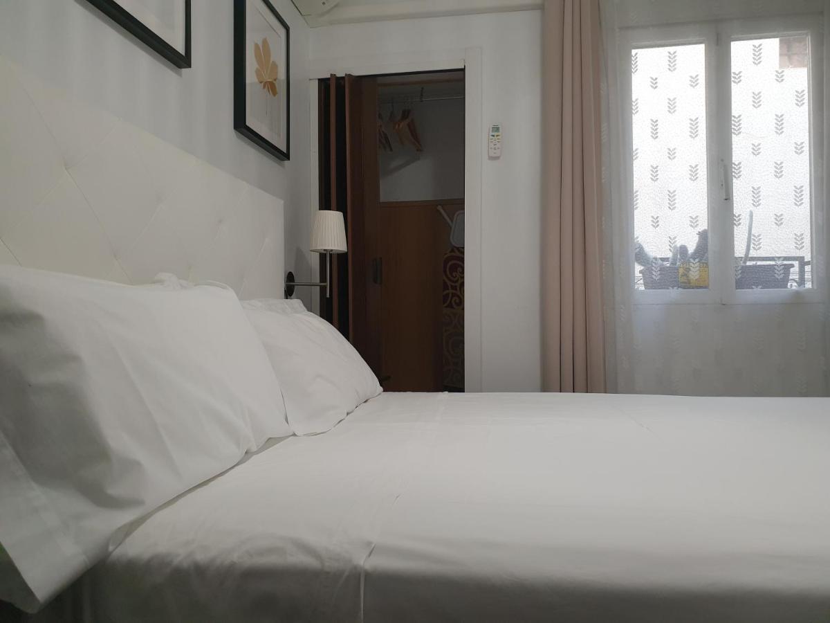 Apartment Tirso Molina Madrid Bagian luar foto