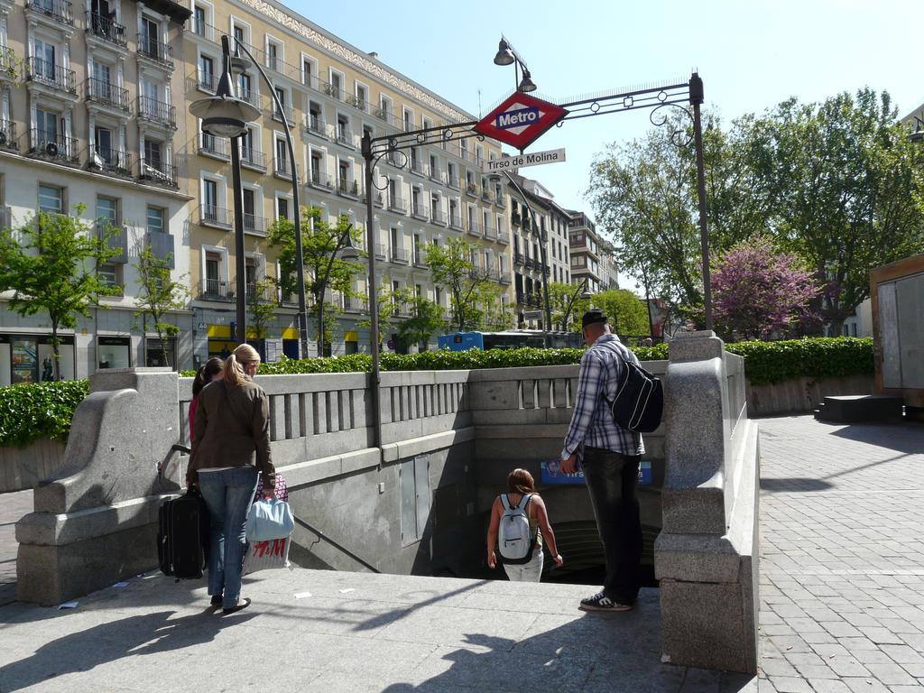Apartment Tirso Molina Madrid Bagian luar foto